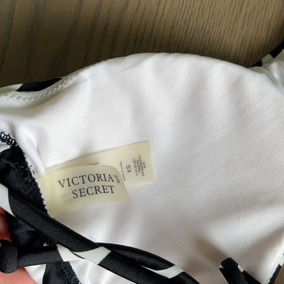 Lot of Victoria Secret Bikinis - Picture 8 of 15